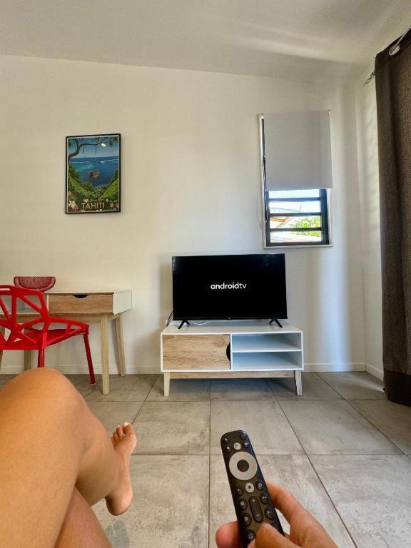 Tiny House Moorea Hinavai Papetoai Buitenkant foto
